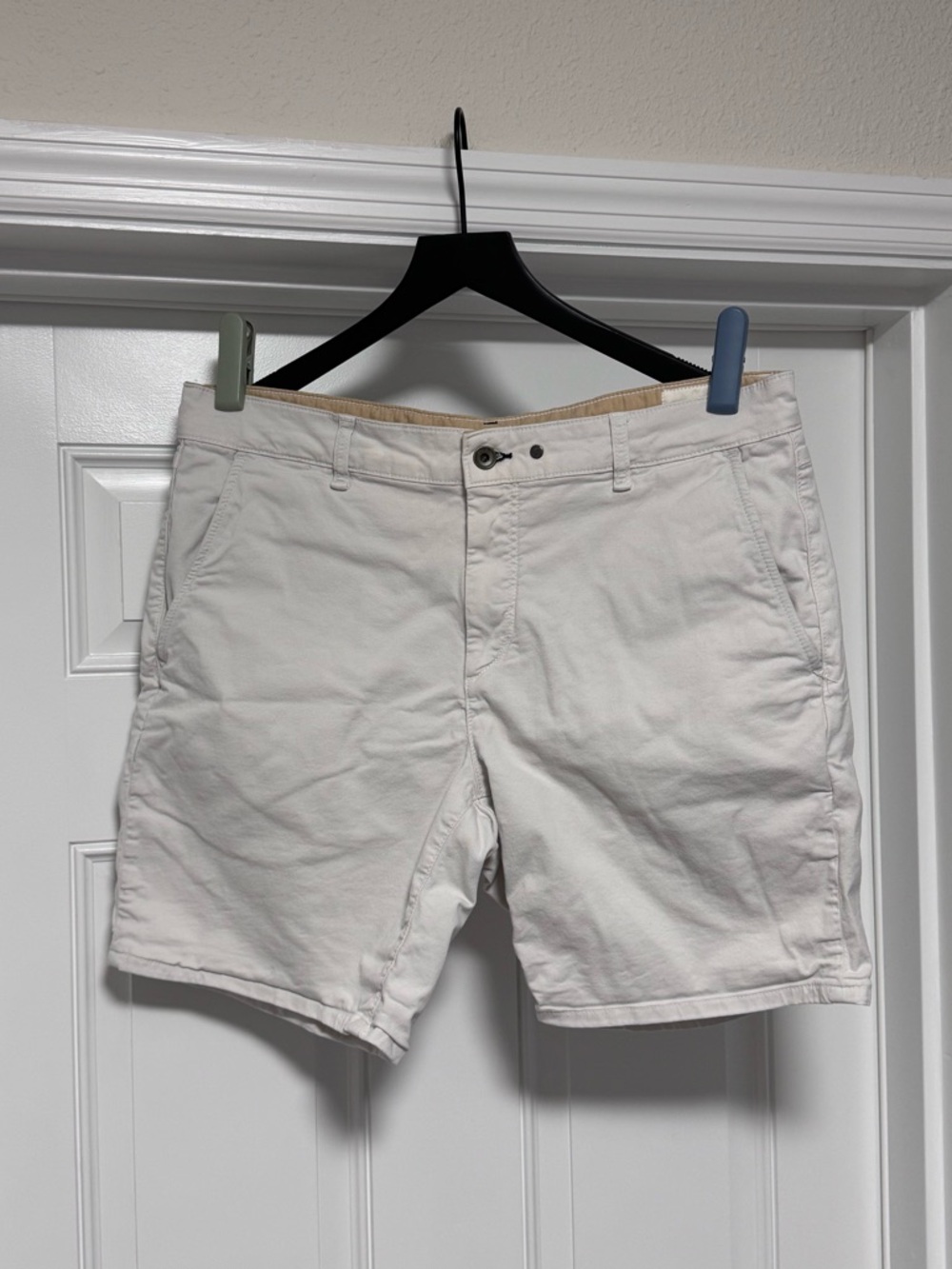 rag & bone Classic Flat Front Chino Shorts 34W Chalk White Cotton